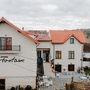 La Fontaine Otel Hunedoara Exterior photo