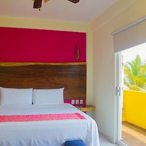 Hotel Happy Beach Zihuatanejo Exterior photo