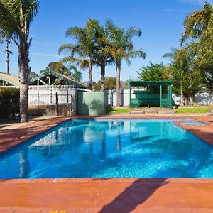 Sandhurst Motel Carrum Downs Exterior photo