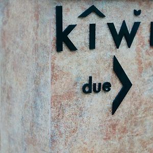 Kiwi Daire Latina Exterior photo