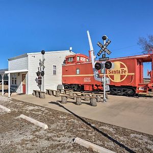 Unique Joplin Gem Converted Train Car Studio Daire Exterior photo