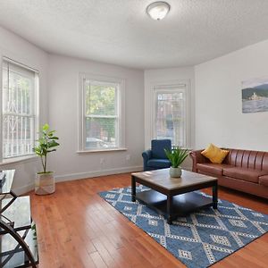 Frog Hollow Red Door Retreat Daire Hartford Exterior photo