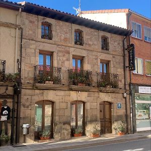 Hostal Rural Las Nubes Otel Salas De Los Infantes Exterior photo