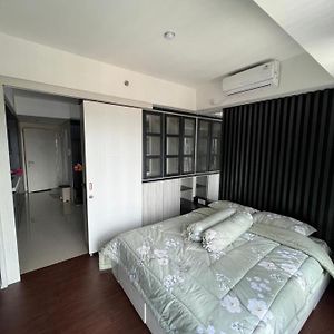 Apartment Breeze Bintaro, Tangerang Selatan Pondoklang Exterior photo