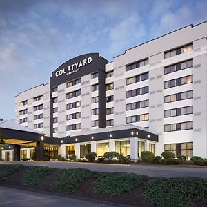 Courtyard Shelton Otel Exterior photo