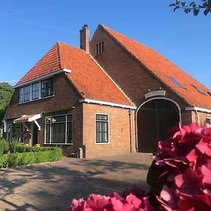 Rustig Logeerverblijf Aan De Rand Van De Stad Daire Lekkum Exterior photo