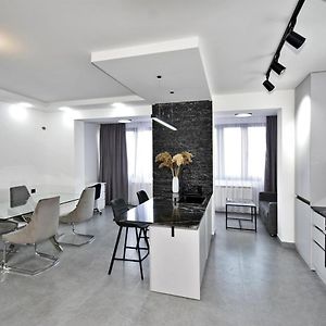 Luxury Apartment, 2 Bedrooms And 1 Living Room In Avan Erivan Exterior photo