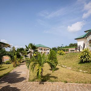 Nuach Bayit Otel Cape Coast Exterior photo