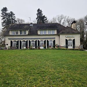 Aux Berges Du Lac De Mondon Otel Mailhac-sur-Benaize Exterior photo