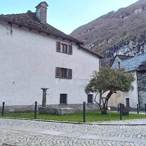 Armonia Edificio Storico Del 1563. Daire Cevio Exterior photo