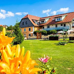 Gasthof Knappenwirt Otel Mariahof Exterior photo