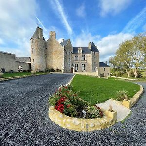 Chateau De Bernesq Otel Exterior photo