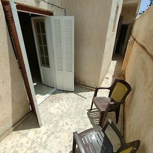 وحده سكنيه مشتركه بها 3 سراير كبار الدور الارضي Daire İskenderiye Exterior photo