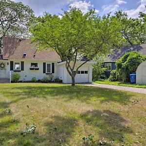 Cozy Plymouth Cottage With Medicine Lake View! Minneapolis Exterior photo