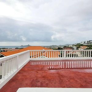 Venance Grand Yer Top Floor Overlooking Rodney Bay Daire Gros Islet Exterior photo