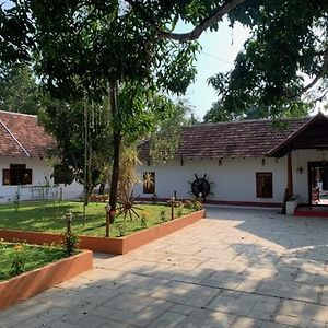 Abaamtharavadu Otel Māla Exterior photo