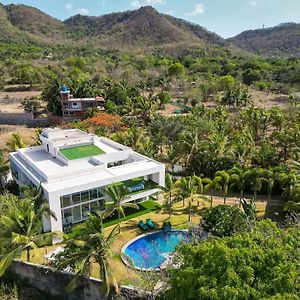 Villa Capri By Stayvista - Featuring A Swimming Pool, Mountain View, Snooker Table, And A Relaxing Jacuzzi Alībāg Exterior photo