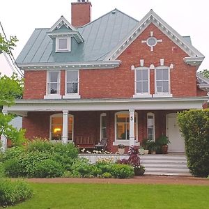 Napier House Daire Campbellton Exterior photo