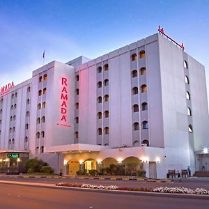 Ramada By Wyndham Bahrain Otel Manama Exterior photo