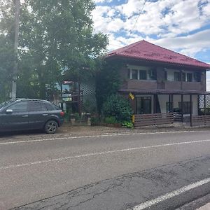 Montana Touring Otel Nehoiu Exterior photo