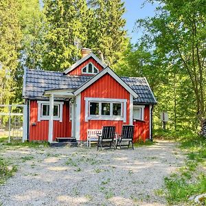 Cozy Home In Rebro With Wifi Örebro Exterior photo