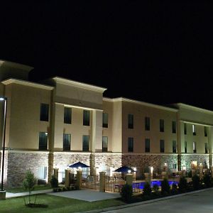 Hampton Inn & Suites Center Exterior photo