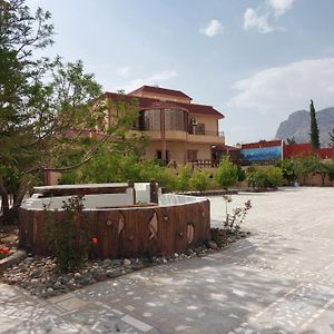 Flh Fakhra Villa Tanume Exterior photo