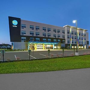 Tru By Hilton Stoughton Otel Exterior photo