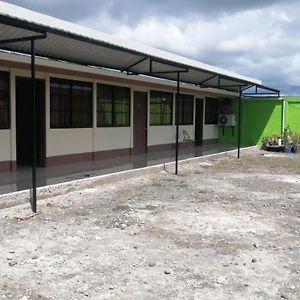 Cabinas Lawson Otel Puerto Jiménez Exterior photo