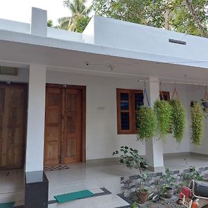 Nunu Homestay Guruvayoor Guruvāyūr Exterior photo