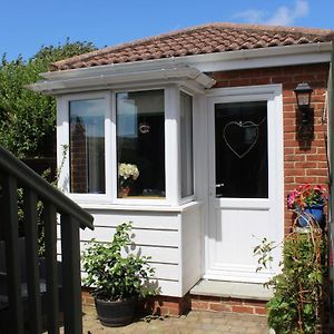 Little Worsley And The Shepherds Hut Villa Ventnor Exterior photo