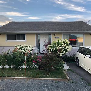 Shady Willow Guest House - Private Small Compact Rooms With Separate Entrance For Tourist And Travellers Only Chilliwack Exterior photo