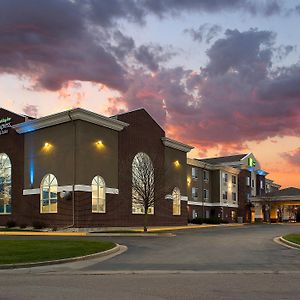 Holiday Inn Express Hotel & Suites Brookings, An Ihg Hotel Exterior photo