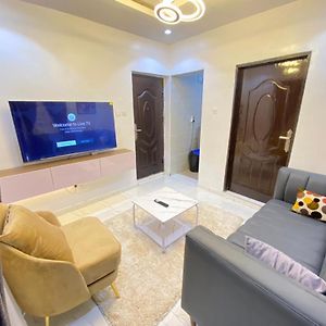 1 Bedroom Exquisite Apartment With Wifi Yaba Lagos Exterior photo