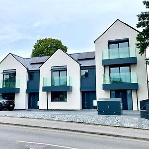 Stunning Brand New House - Sleeps 6 - Free Parking - Great Location - Fast Wifi - Smart Tv - Close To Poole & Bournemouth & Sandbanks Exterior photo