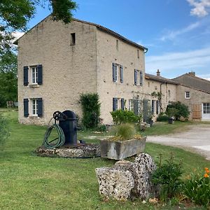 Chambre D'Hotes De La Source Bed & Breakfast Mellé Exterior photo