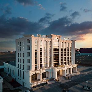 Prestige Plaza Otel Suceava Exterior photo