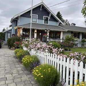 The Hazelhouse Bed & Breakfast Chilliwack Exterior photo