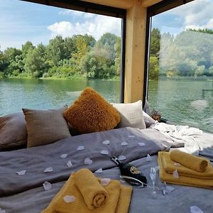 Aquachill Houseboat & Wellness Otel Liptovský Trnovec Exterior photo