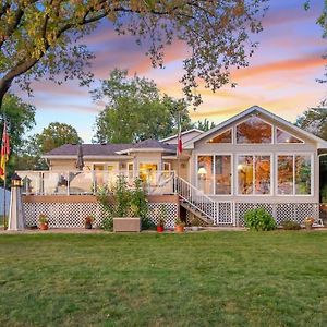 Lakefront Family Retreat Villa Forest Lake Exterior photo