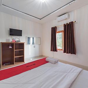 Reddoorz Near Ciletuh Sukabumi Otel Cilowa Exterior photo