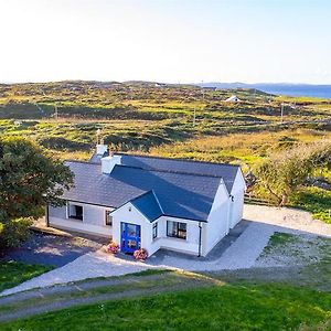 Flaherty Cottage Eco Ballyconneely Exterior photo