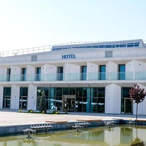 M-Clinic Hotel Taşkent Exterior photo