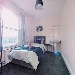 Spacious & Budget Friendly 5 Bed Home! Maidenhead Exterior photo