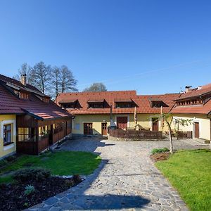 Mlyn Kamenice Otel Klucenice Exterior photo