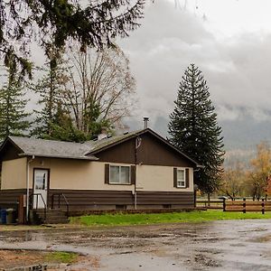 Farm House - L&S Farms Otel Chilliwack Exterior photo