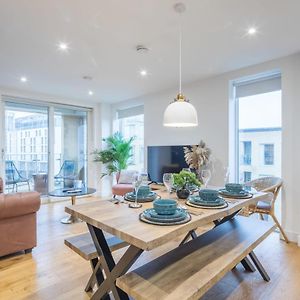 Luxe Cambridge Station Flat With Terrace Daire Exterior photo