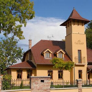 St. Florian Restaurant & Pension Otel Vrakúň Exterior photo