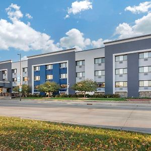 Best Western Plus Milwaukee West Otel Exterior photo