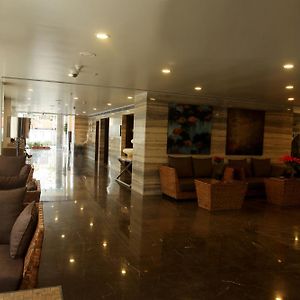 Paradigm Sarovar Portico Otel Kākināda Exterior photo